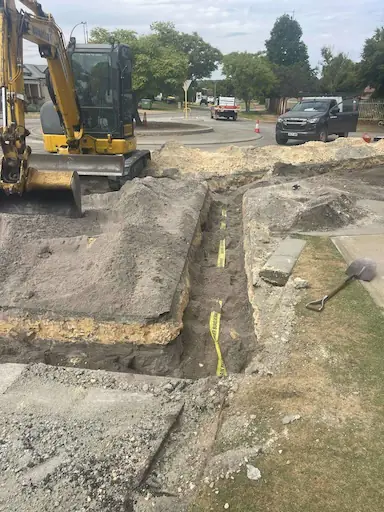 Water pressure main works on a Mandurah subdivision package